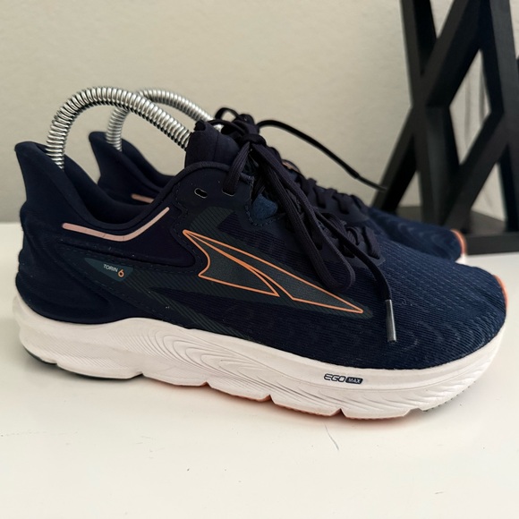 Altra Women's Navy and Beige Running Shoes - Picture 2 of 7